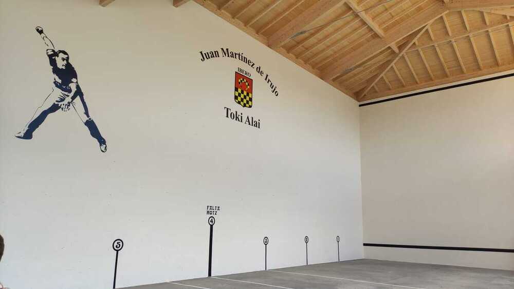 Ibero inaugura el frontón Juan Martínez de Irujo