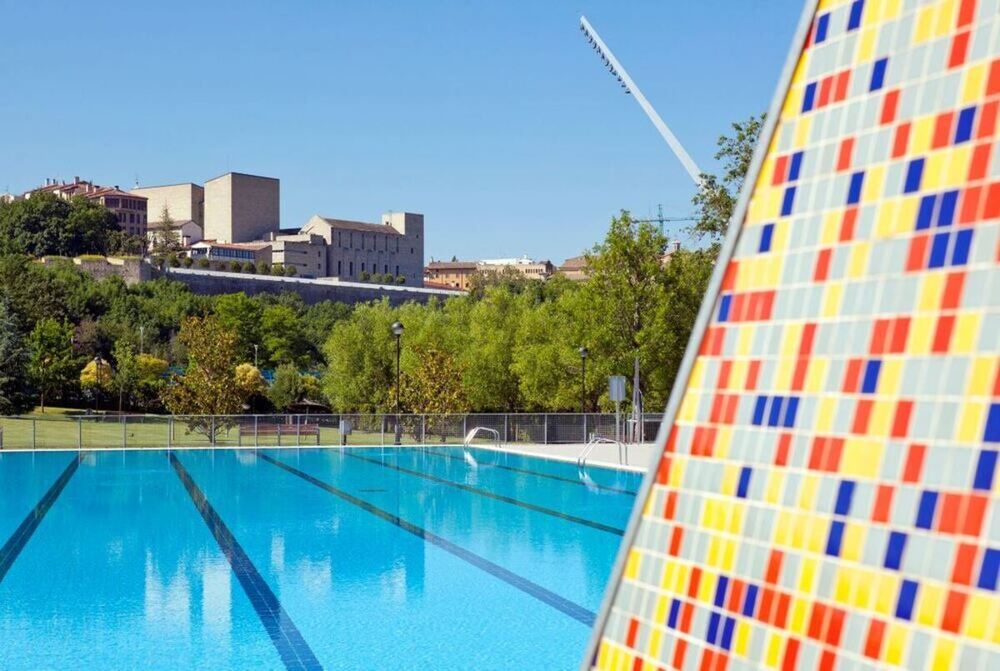 Aranzadi abre sus piscinas en una calurosa jornada