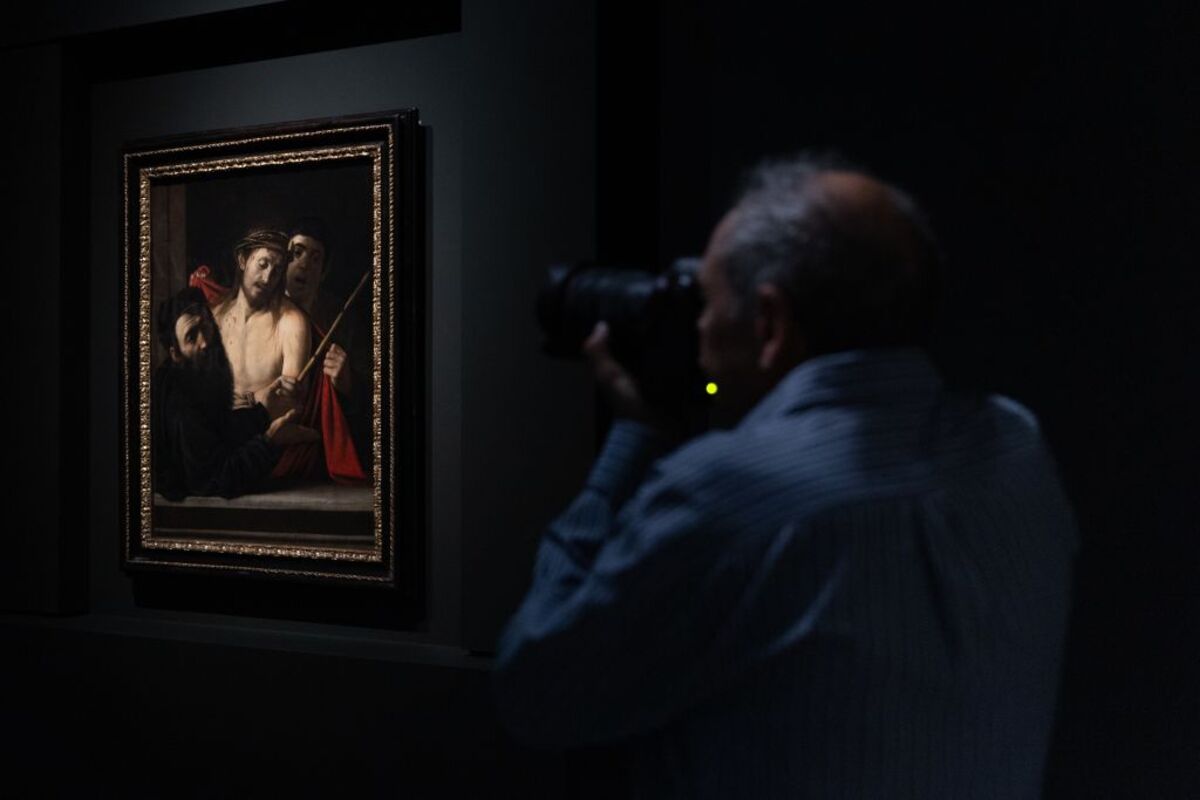 La obra del ‘Ecce Homo’ de Caravaggio, en el Museo Nacional del Prado  / EDUARDO PARRA   EUROPA PRESS