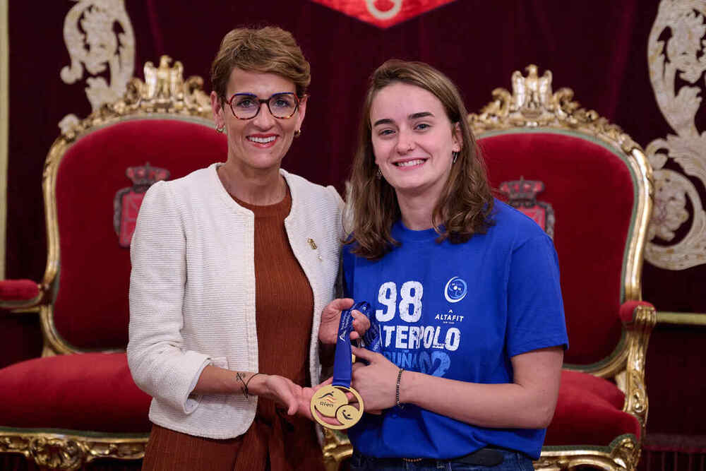 La Presidenta Chivite felicita al Waterpolo Iruña 9802 por su reciente ascenso a División de Honor