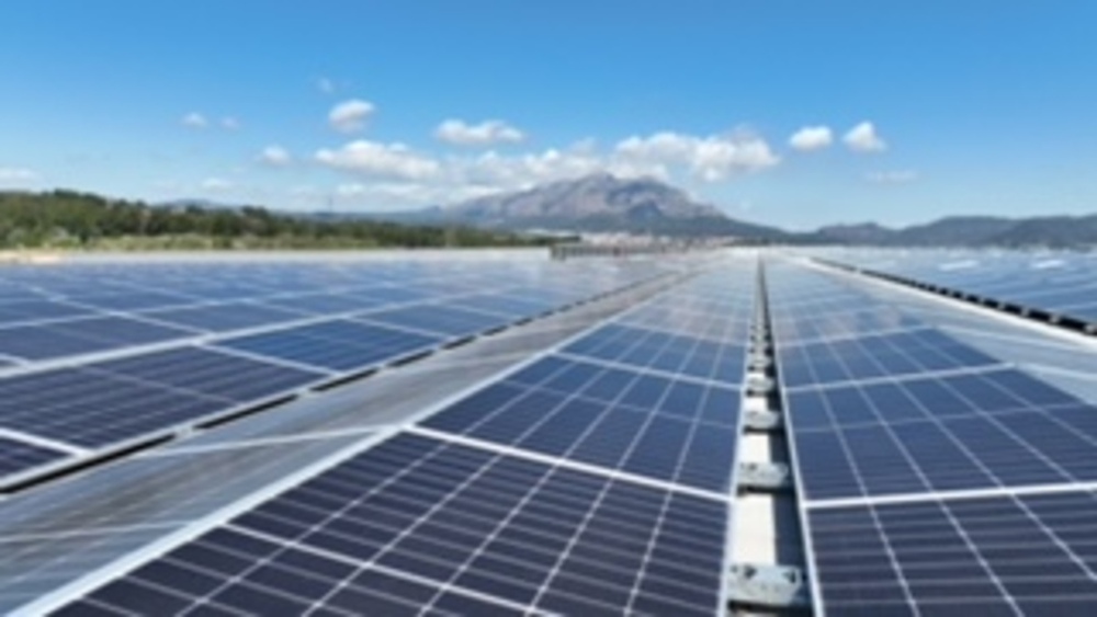 Vista de las placas fotovoltaicas en el bloque logístico de Abrera (Barcelona). 