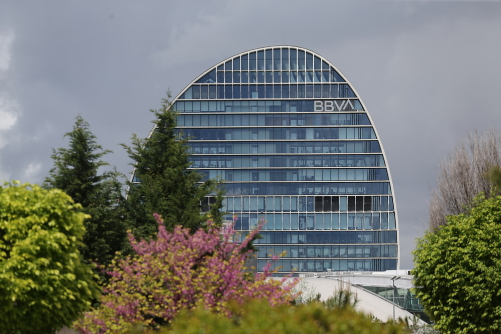 El BBVA roza los 5.000 millones de beneficio semestral