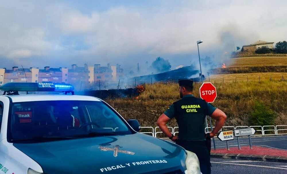 Se investiga un incendio próximo al casco urbano de Noáin