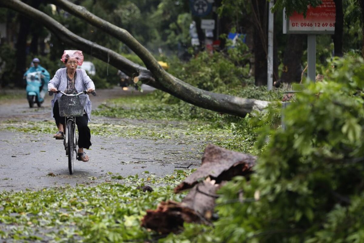 Four dead and dozens injured after typhoon Yagi makes landfall in Vietnam  / LUONG THAI LINH