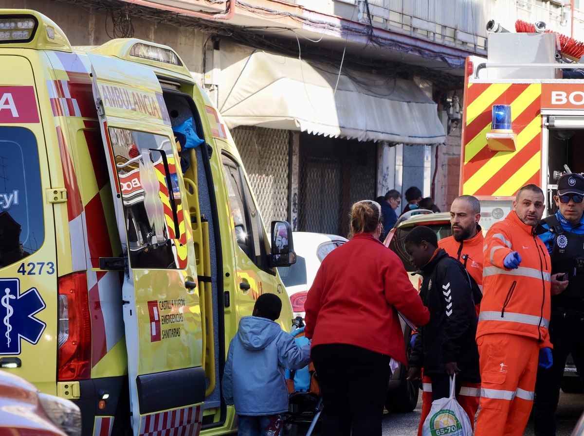 Una explosión en una vivienda de Valladolid deja al menos dos heridos  / PHOTOGENIC/CLAUDIA ALBA