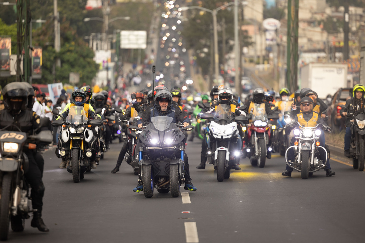 Miles de motociclistas inician peregrinación de la Caravana del Zorro en Guatemala  / DAVID TORO