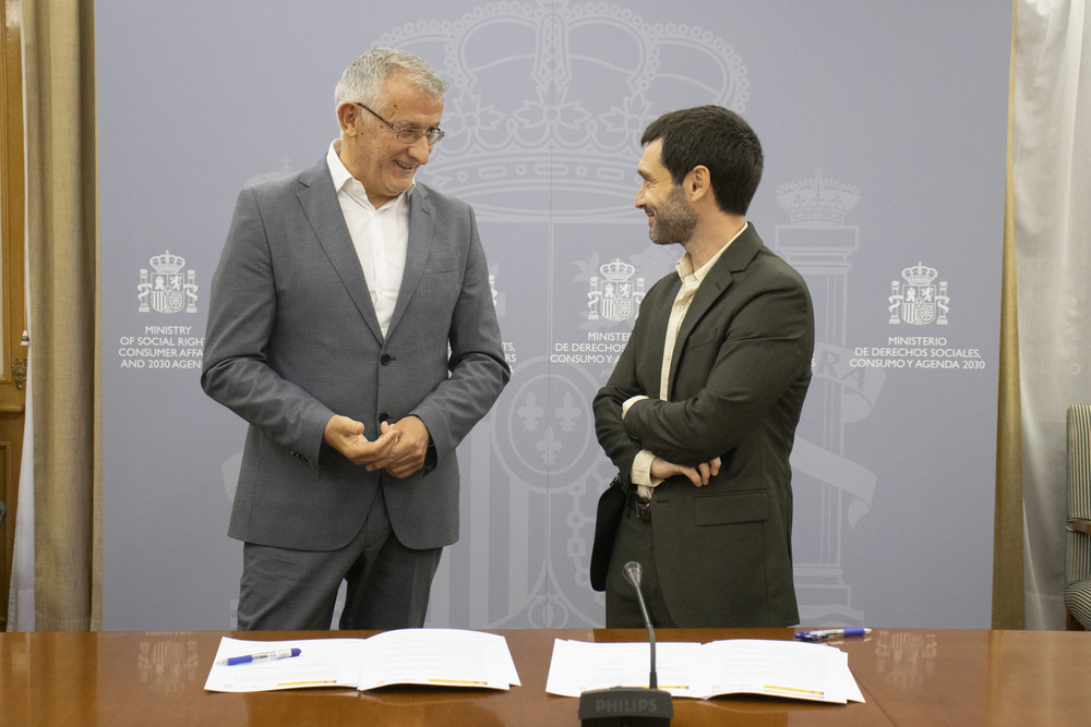 El vicepresidente Taberna y el ministro Bustinduy, esta mañana, antes de su encuentro en la sede el Ministerio de Derechos Sociales, Consumo y Agenda 2030