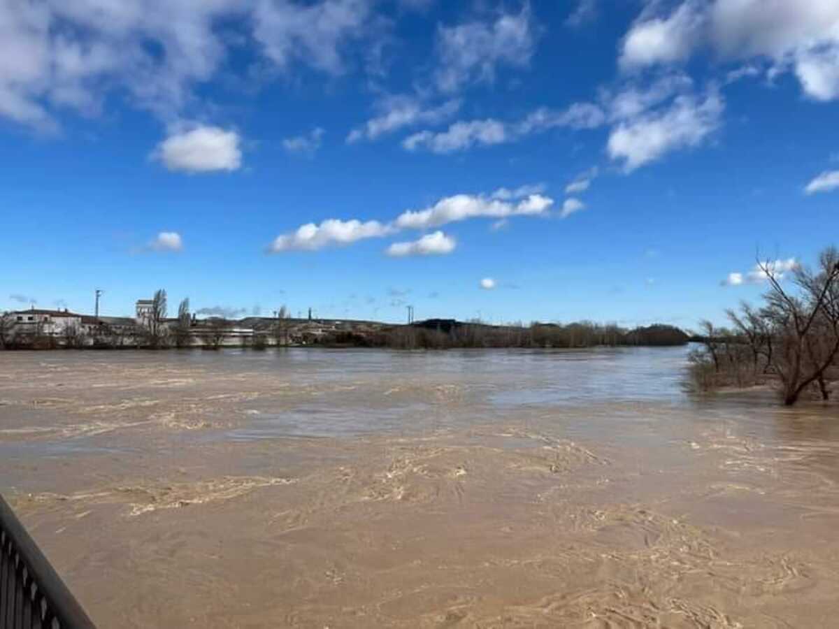 El agua llega a Tudela   / navarratelevision.es