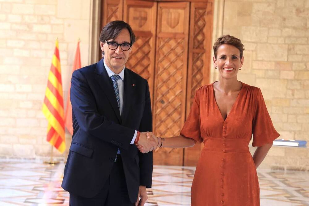 Encuentro en la Generalitat entre el president, Salvador Illa y la presidenta de Navarra, María Chivite