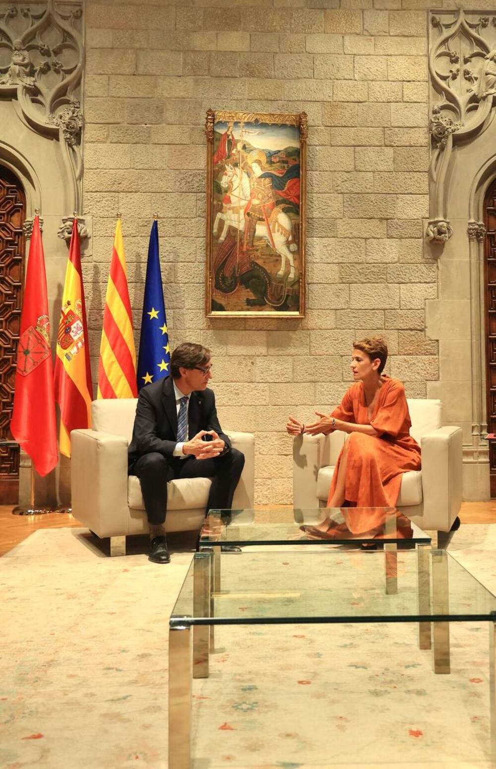 Encuentro en la Generalitat entre el president, Salvador Illa y la presidenta de Navarra, María Chivite