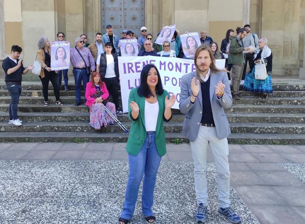 El secretario de Organización de Podemos y número tres en la lista de la formación a las elecciones europeas, Pablo Fernández, y la eurodiputada Idoia Villanueva, en un acto de la campaña de las elecciones europeas en Pamplona. 