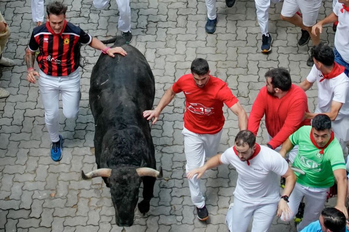 Sexto encierro de los Sanfermines  / AINHOA TEJERINA