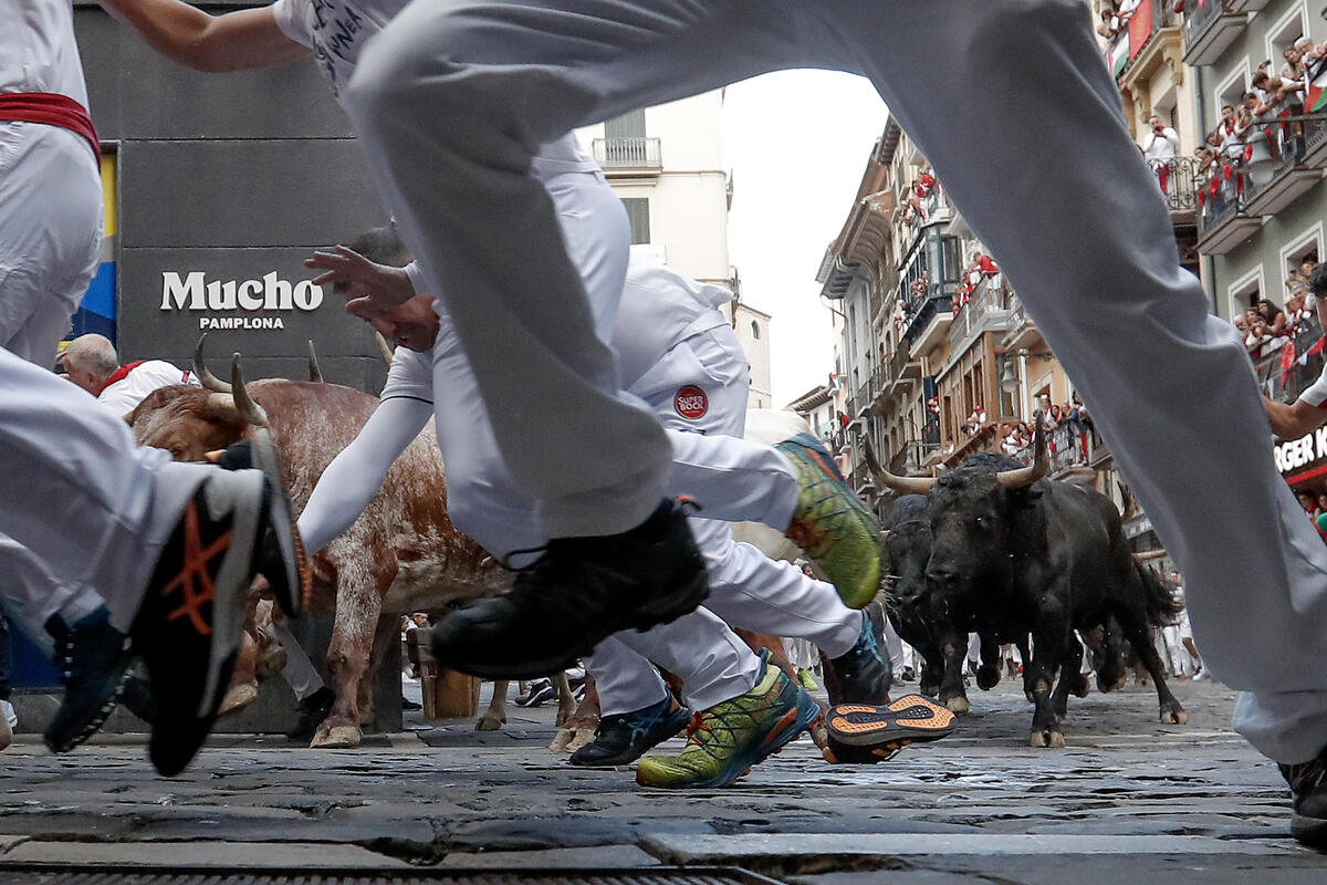 Sexto encierro de San Fermín con la ganadería Jandilla   / EFE