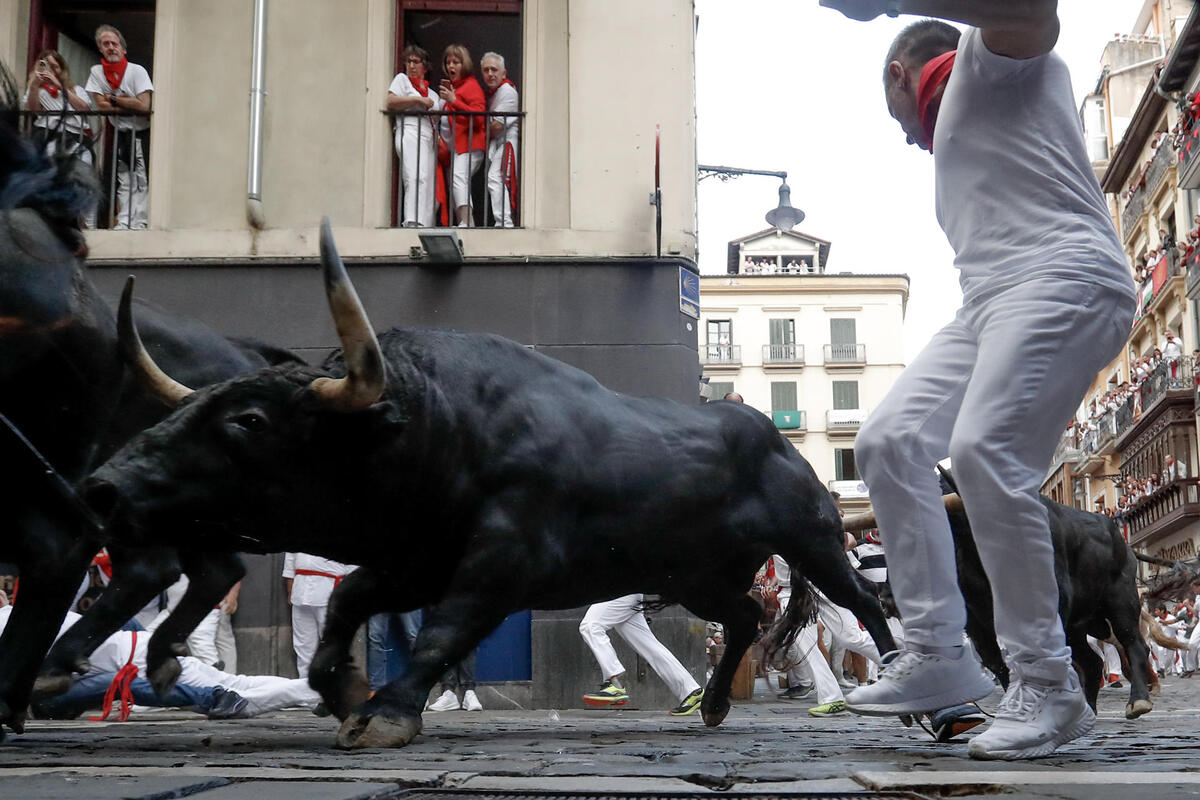 Sexto encierro de San Fermín con la ganadería Jandilla   / EFE