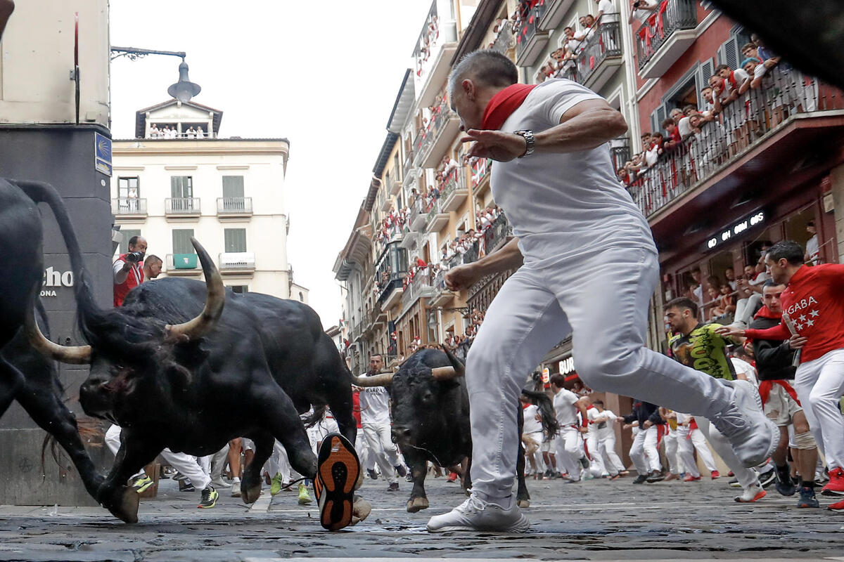 Sexto encierro de San Fermín con la ganadería Jandilla   / EFE