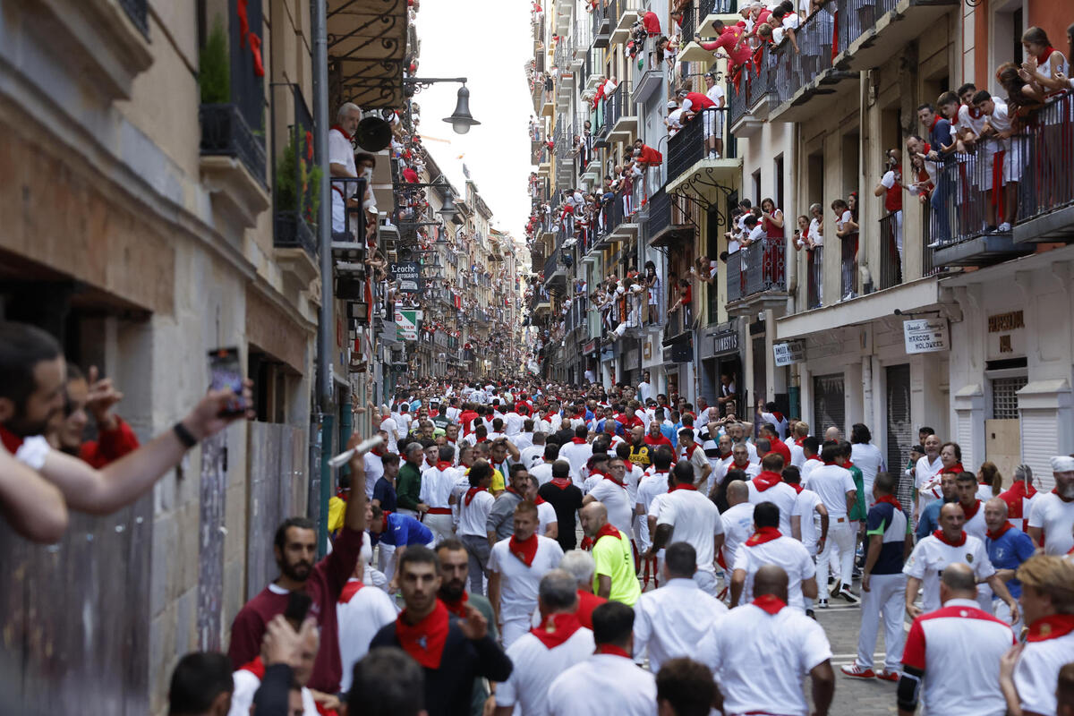 Sexto encierro de San Fermín con la ganadería Jandilla   / EFE