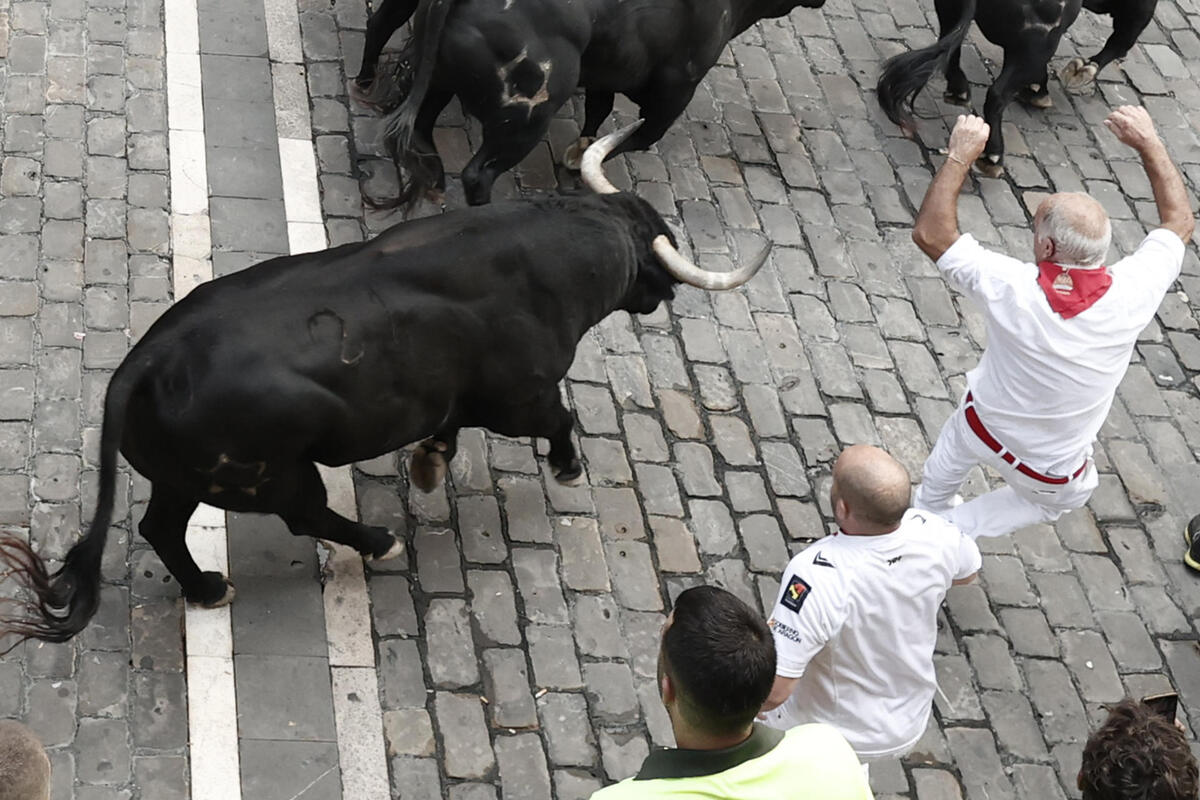 Sexto encierro de San Fermín con la ganadería Jandilla   / EFE