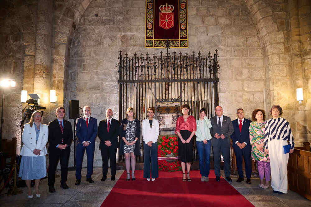 Navarra rinde un solemne homenaje a su antiguo Reyno