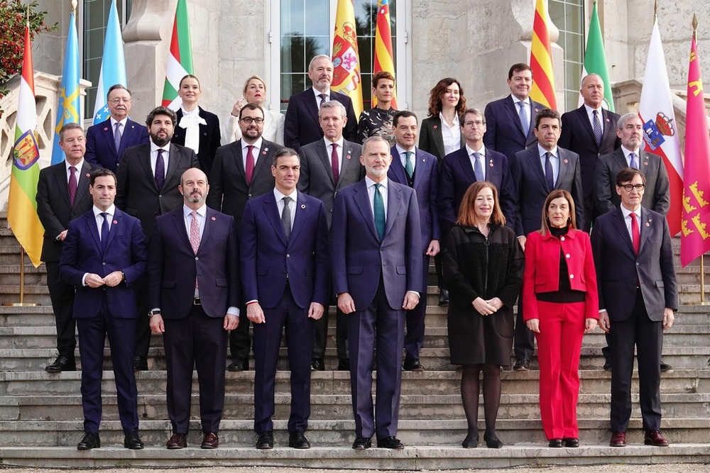 Foto de familia de los presidentes de las Comunidades Autónomas en la Conferencia de Presidentes