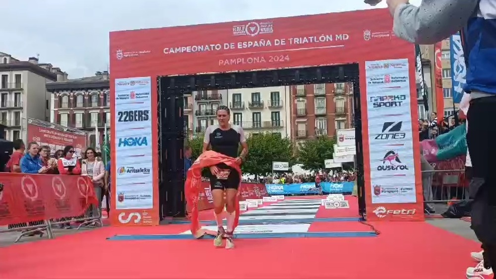 Zorrilla y Gómez repiten título de Triatlón Media Distancia