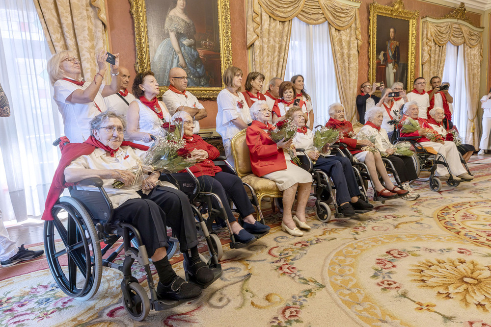 San Fermín rinde homenaje a las personas mayores