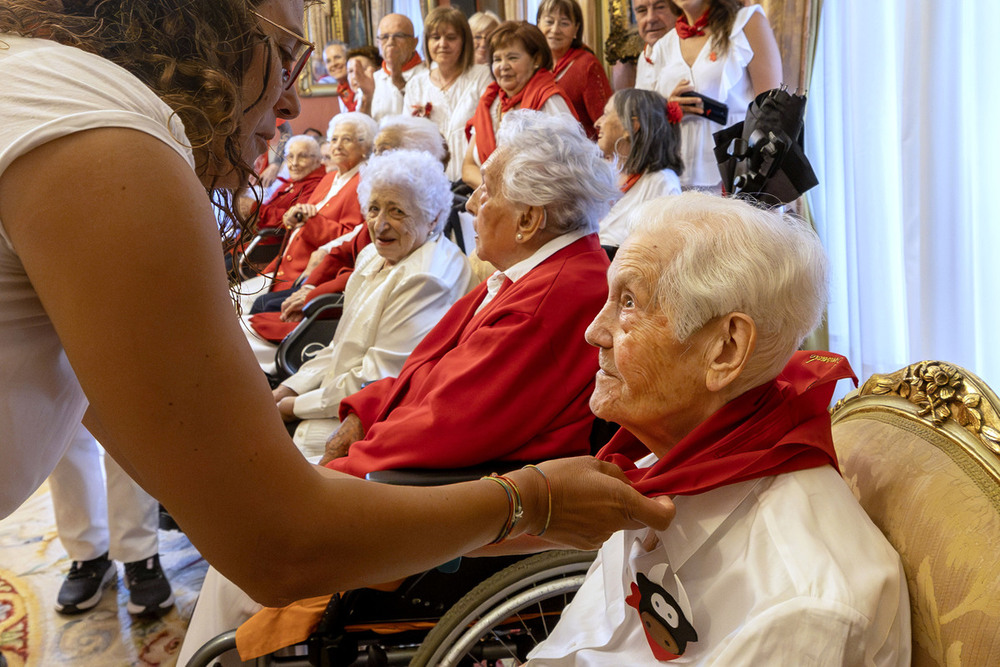 San Fermín rinde homenaje a las personas mayores