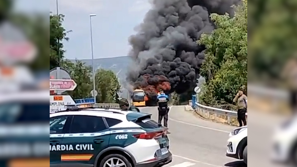 Arde un autobús en Sangüesa