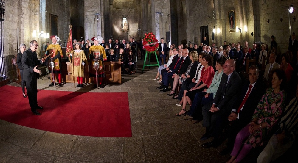 Navarra rinde un solemne homenaje a su antiguo Reyno