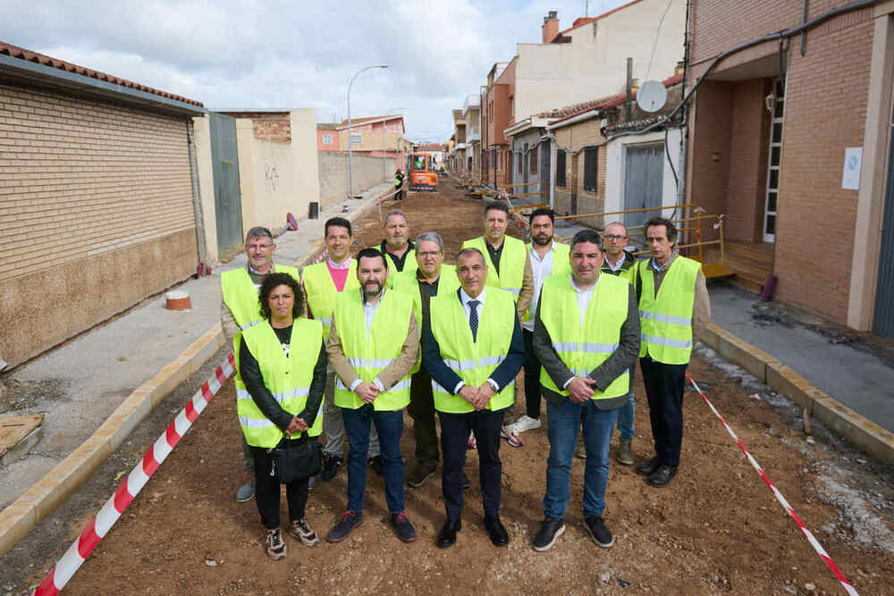 El consejero Chivite visita las obras de saneamiento de redes y pavimentación en Buñuel y Ribaforada