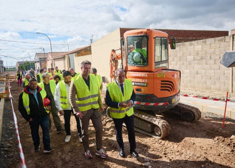 El consejero Chivite visita las obras de saneamiento de redes y pavimentación en Buñuel y Ribaforada