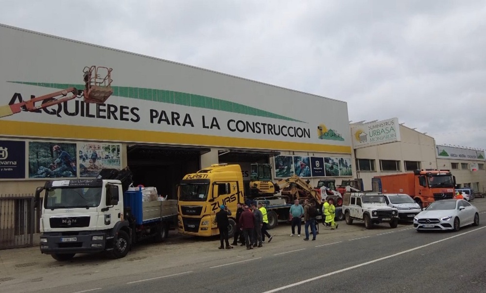 Un convoy solidario parte desde Estella dirección a Valencia