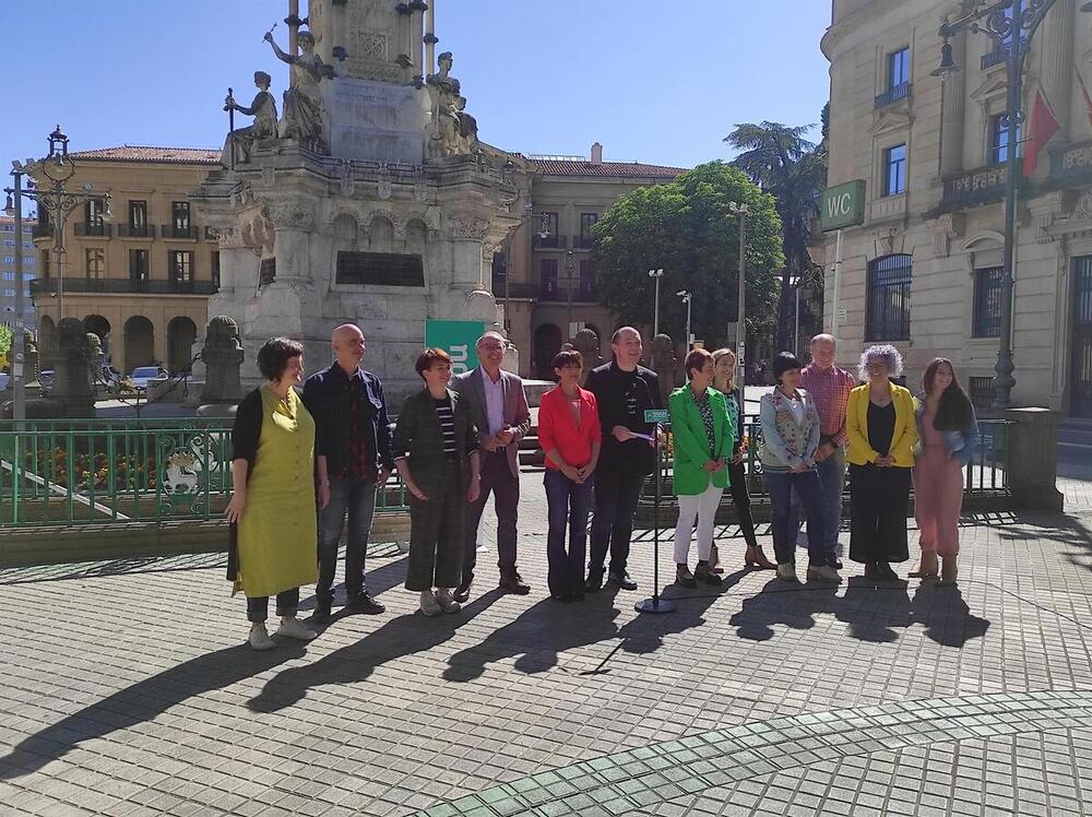 El cabeza de lista de EH Bildu en las elecciones europeas, Pernando Barrena, en un acto de campaña este viernes en Pamplona