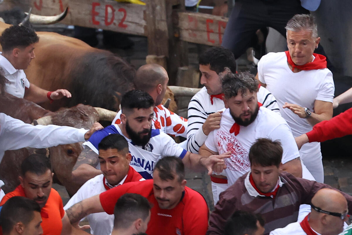 Second 'encierro' of Sanfermines  / J.P. URDIROZ