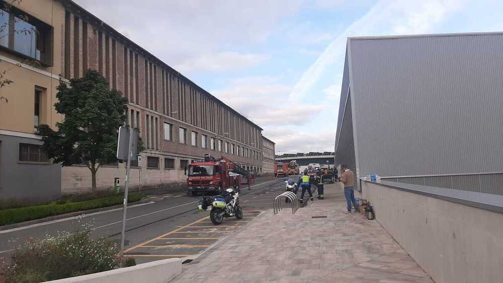 Controlado el incendio del techo de Policía Municipal