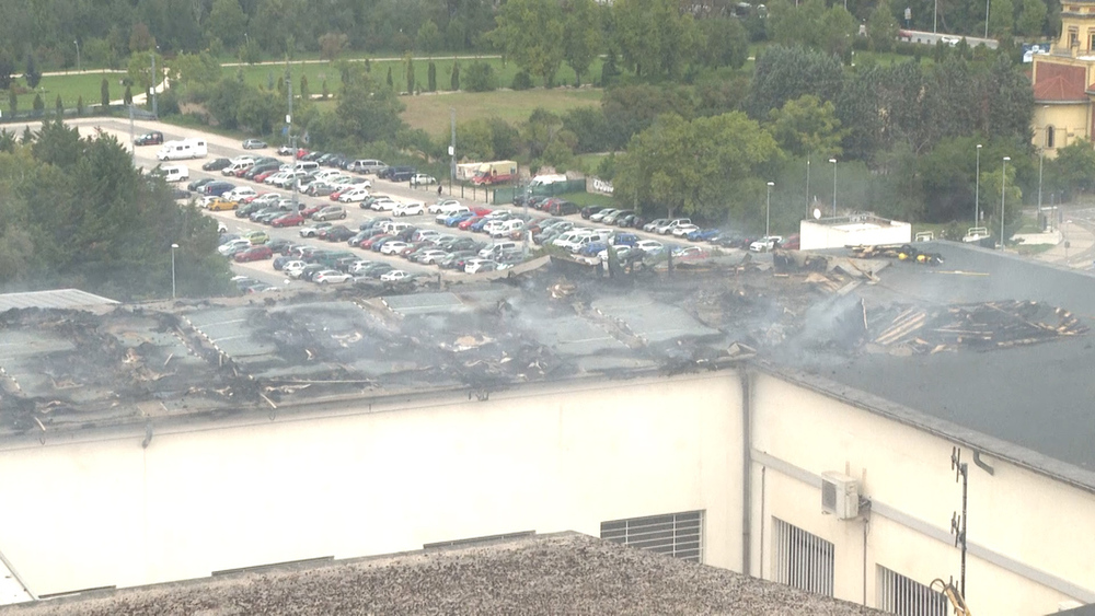 Trabajos de remate en el incendio en Policía Municipal