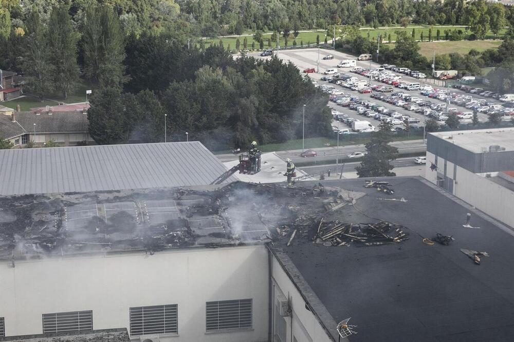 Trabajos de remate en el incendio en Policía Municipal