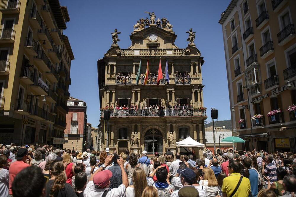 La ópera y la zarzuela toman el balcón del ayuntamiento