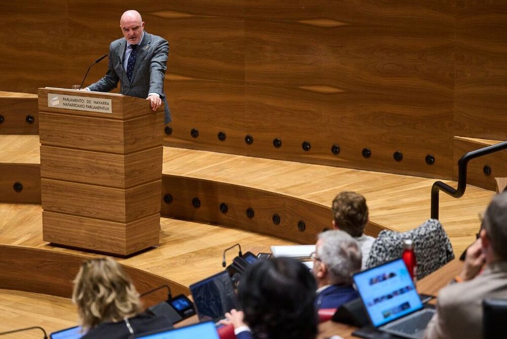 Javier Esparza durante su intervención en el Parlamento de Navarra