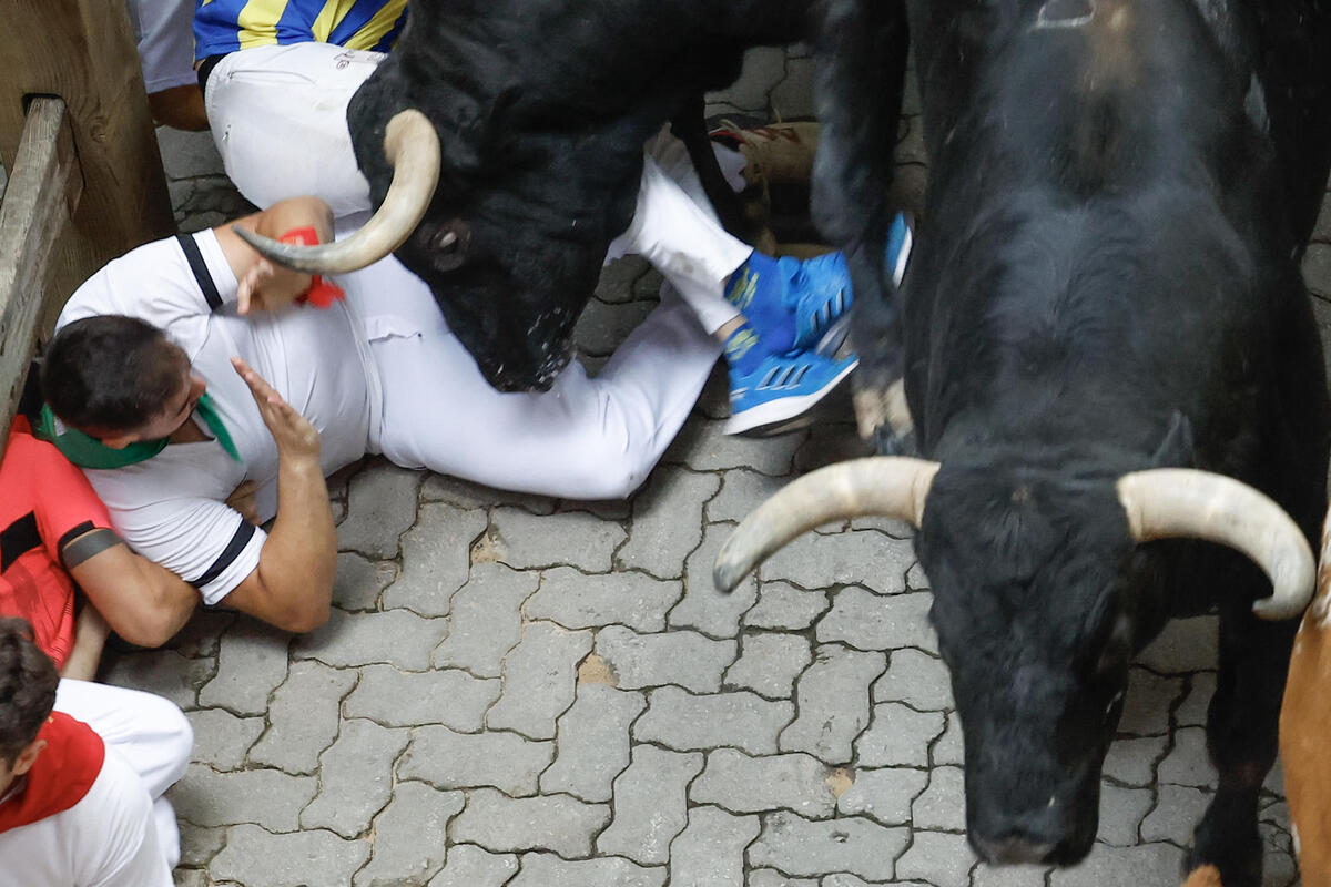 Tercer encierro de San Fermín con los Victoriano del Río  / EFE