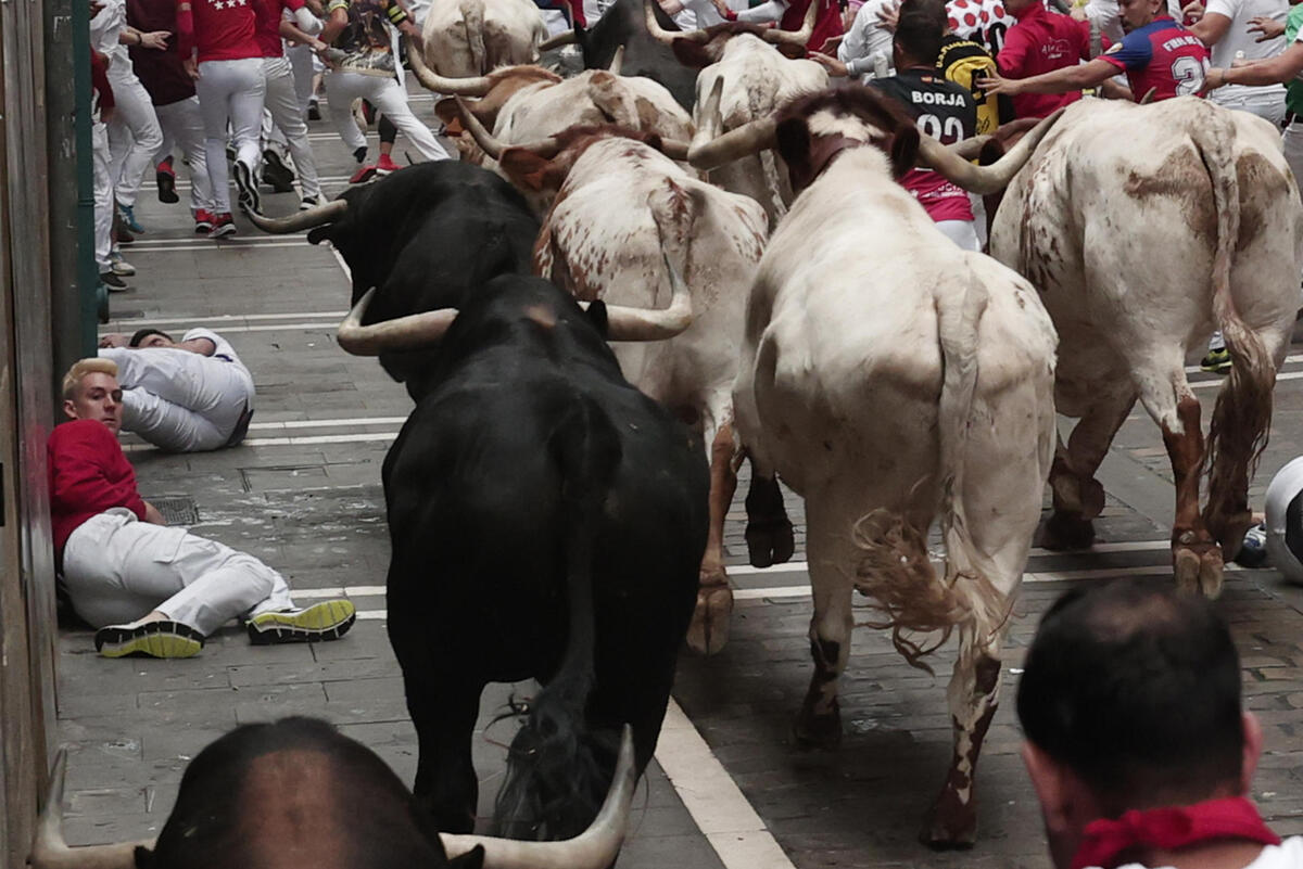 Tercer encierro de San Fermín con los Victoriano del Río  / EFE