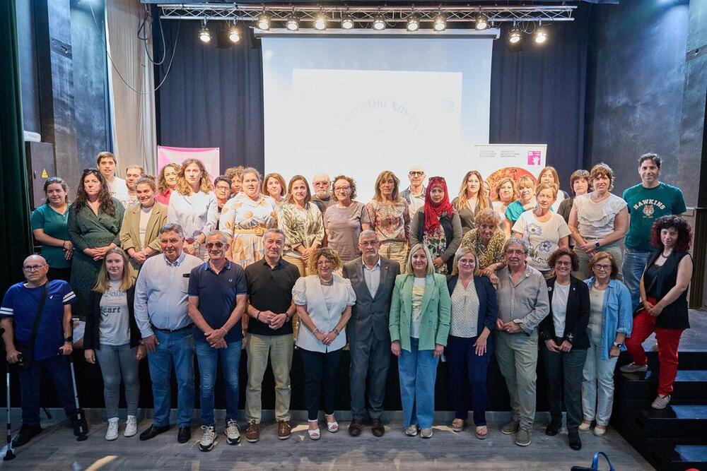 El vicepresidente Taberna junto a alcaldes de la zona y representantes de los colectivos adheridos al pacto