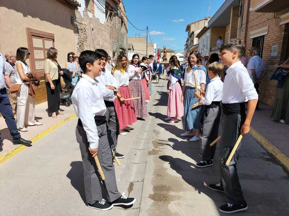 Procesión en honor a San Juan en Cortes.