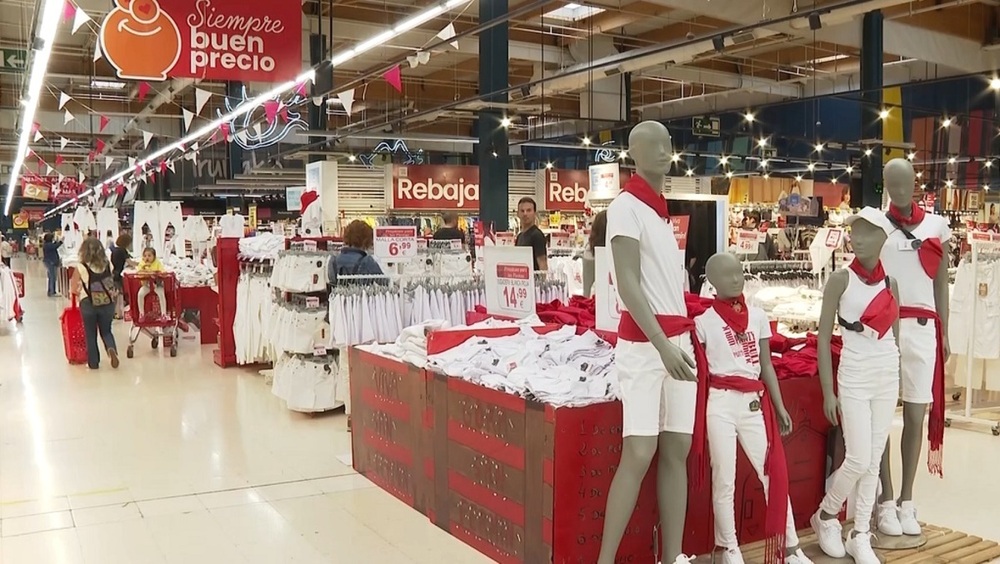 Los comercios ya se tiñen de blanco y rojo