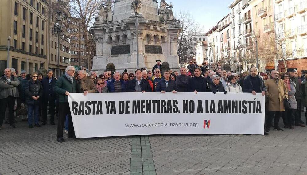 Una concentración silenciosa rechaza la amnistía 