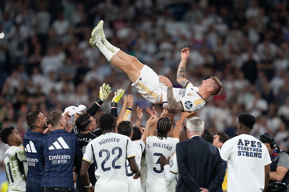 El Bernabéu homenajea a Kroos y mira a Wembley