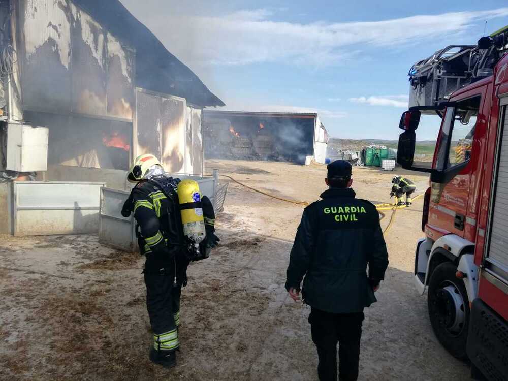 Imagen de la granja ardiendo