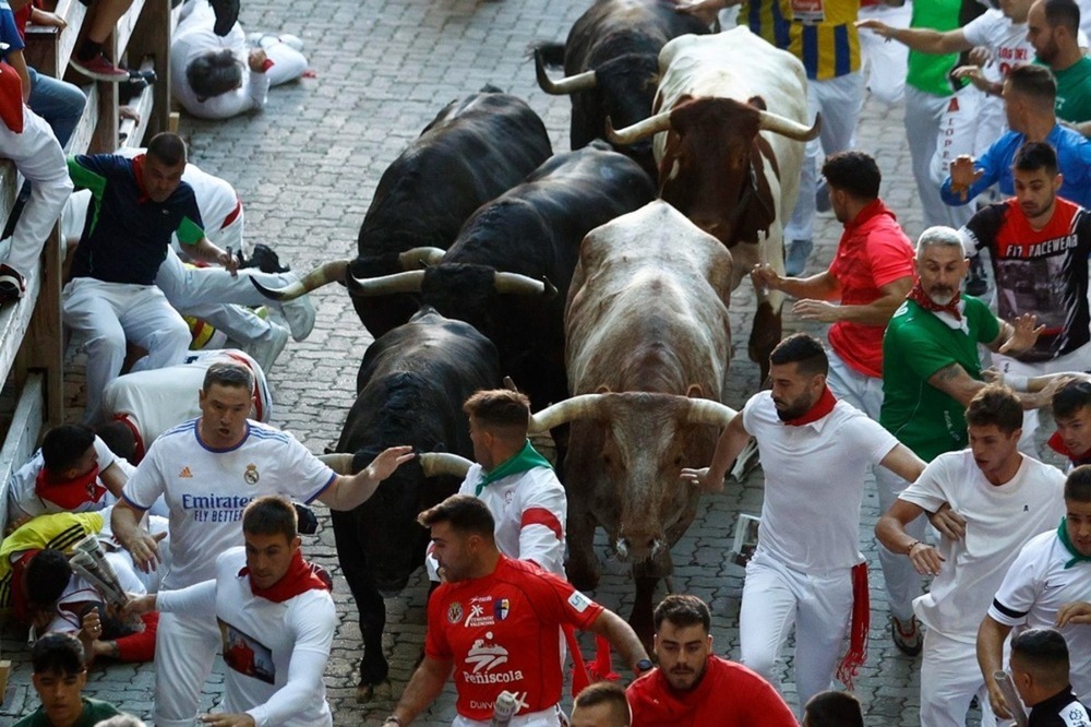 Los Fuente Ymbro se abren paso entre los mozos