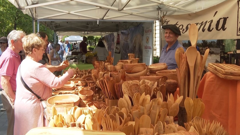 Pamplona promueve la artesanía en la calle Bosquecillo