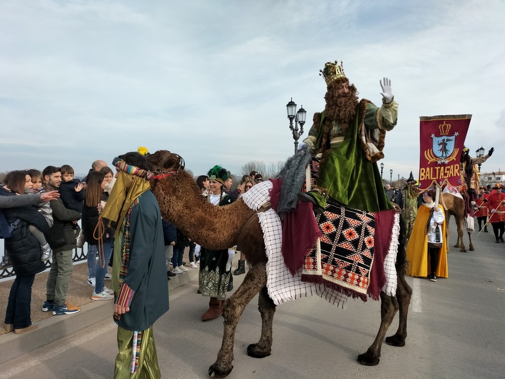 Sus Majestades entran en Tudela