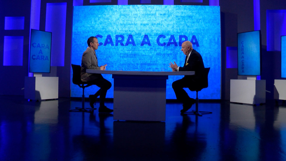 Javier Taberna en el programa 'Cara a cara' junto con Roberto Cámara